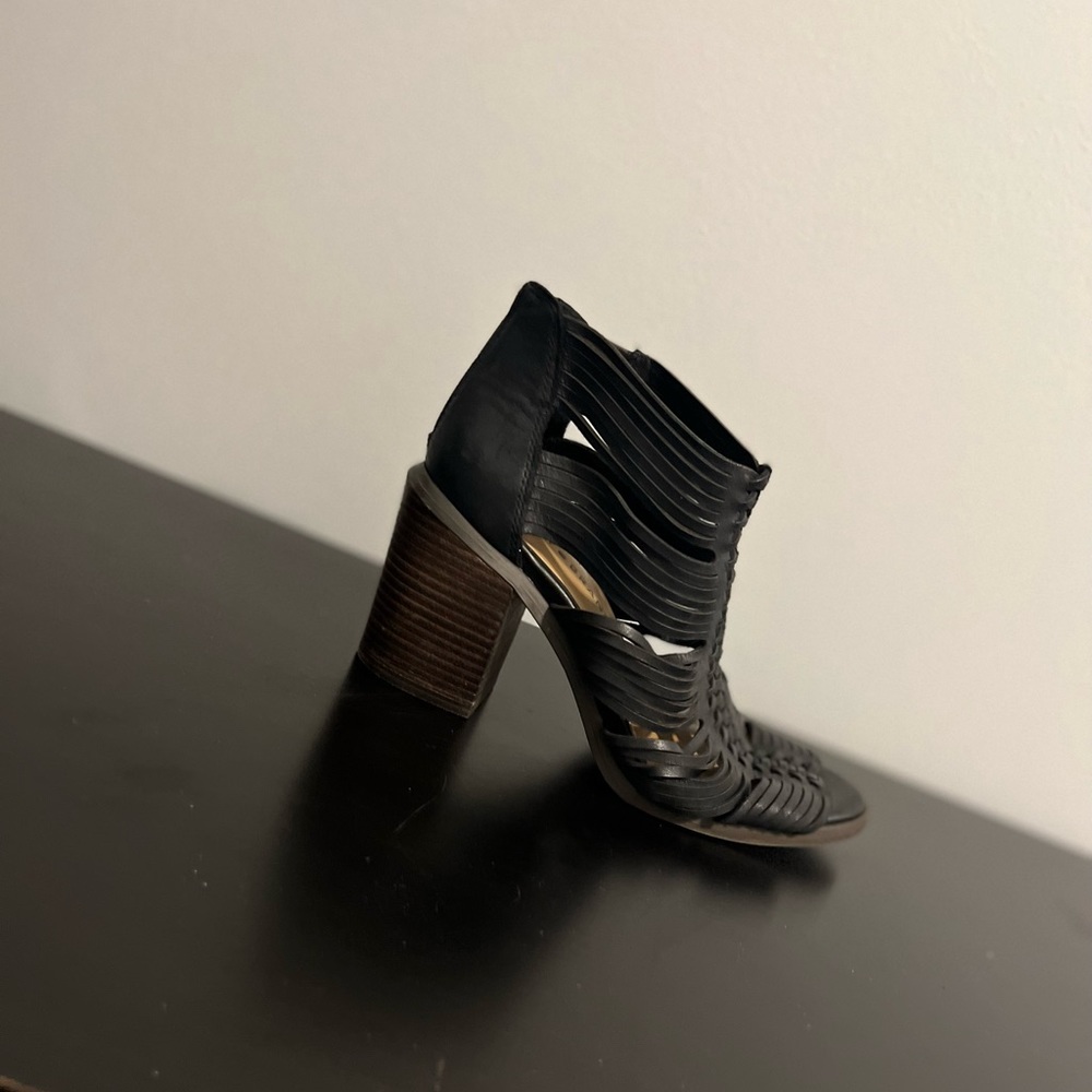 LOVIN’ BLACK STRAPPED BLOCK HEELS BY LUCKY BRAND